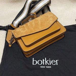 Botikier shoulder bag with dust cover